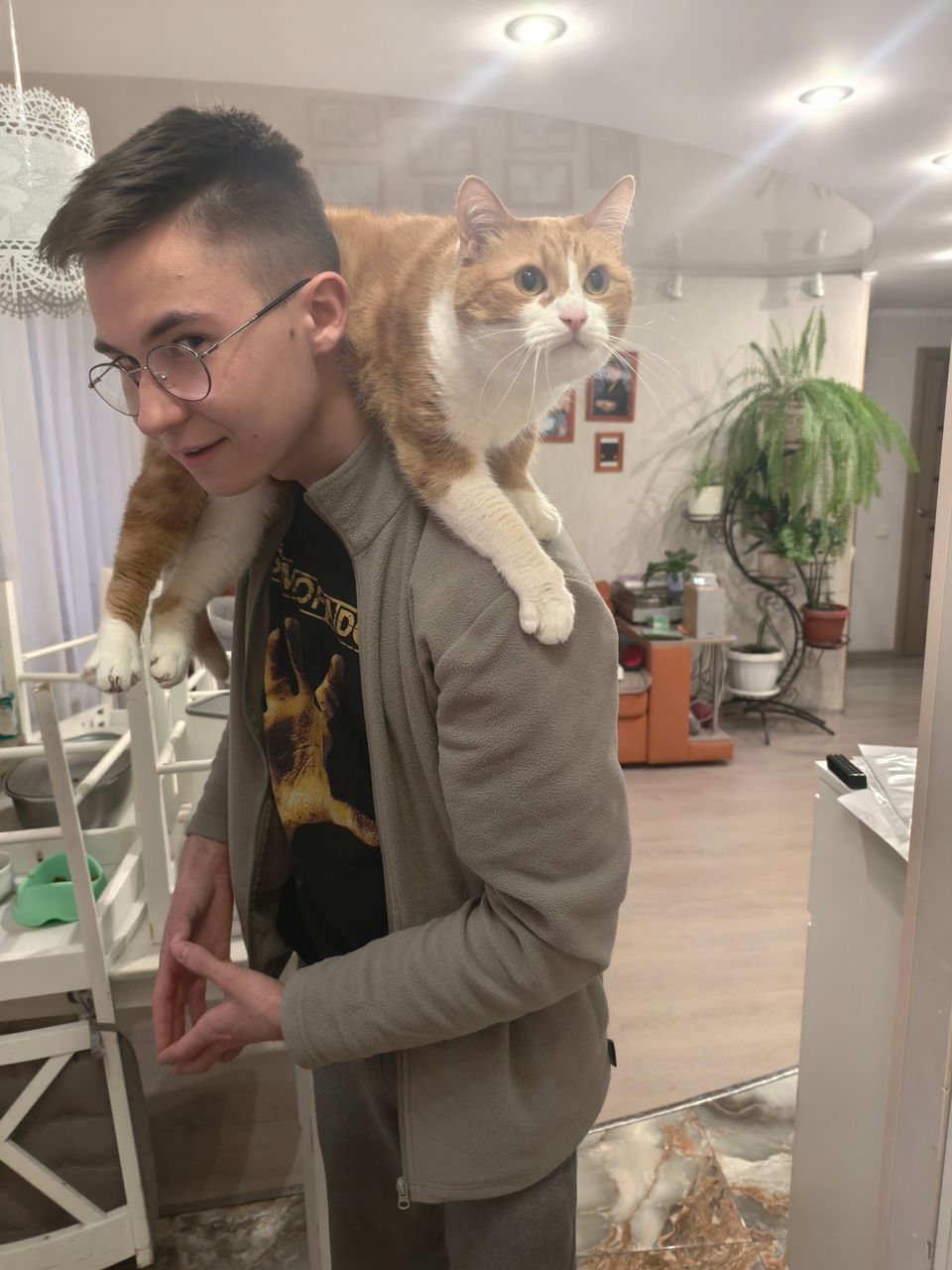 Иллюстрация к слову: Оцените меня с роскошным котом! ❤️