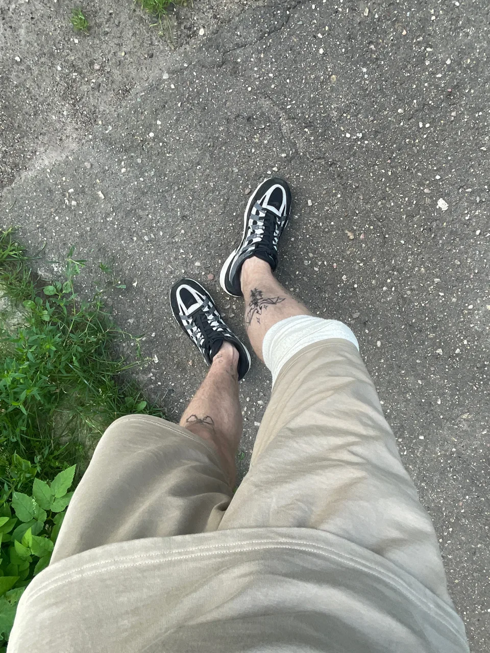 Иллюстрация к слову: теперь я КалЕкаГОР 😭