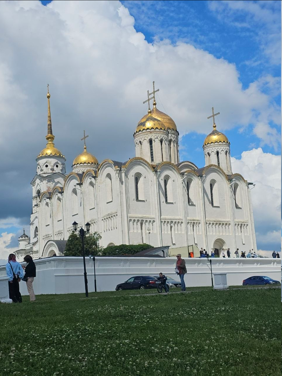 Иллюстрация к слову: Был недавно во Владимире - прекрасный город, всем советую.