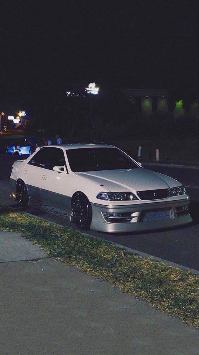 Иллюстрация к слову: Toyota Mark II в 100-м кузове (1996–2000 годы выпуска) — эт…