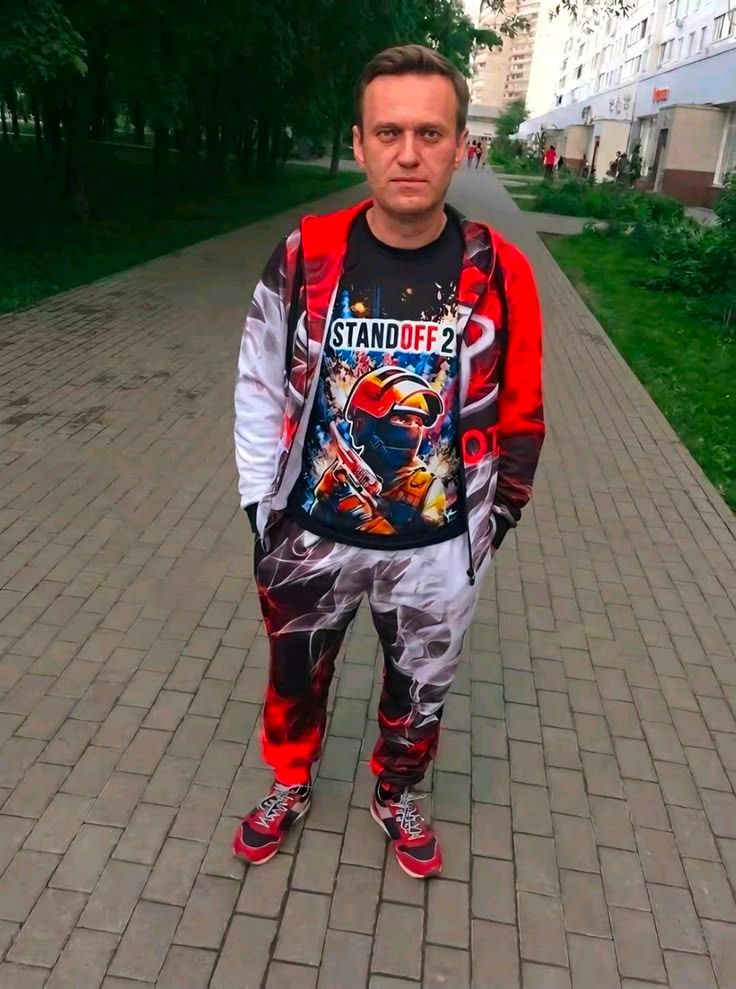 Иллюстрация к слову: моё фото из детства. оцените style и look от 1/10