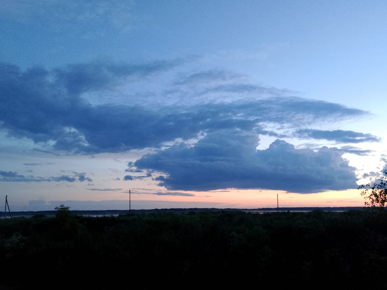 Иллюстрация к слову: Я ещё не сплю 😶‍🌫️«Если понравилось то давай Признание🤍»