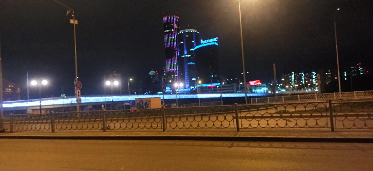 Иллюстрация к слову: Ночной екб